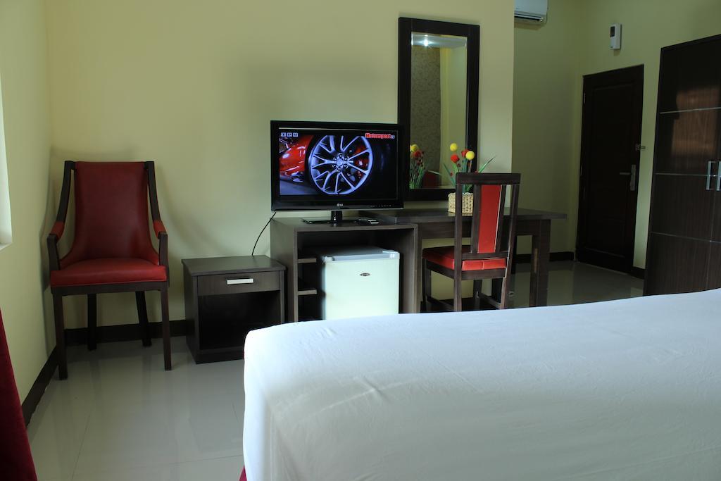 Gumilang Hotel Bogor Exterior photo